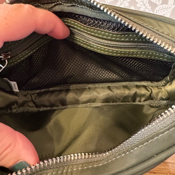 *NWT* Tory Burch Virginia Nylon Belt Bag Olive Green - Picture 10 of 17